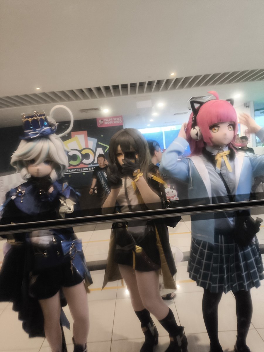 nekozuu_kig's tweet photo. The franchise crossover doll walk is real :3

🕊️: @skykigurumi 
💧: @Meteor_Kig 
🩷: @nowaru_b 

Special thanks to the handler gang:
@Mol_kigu
@AuriRei_Kig
@alsoamphrey
@Mami_AtTheDisco
@Sena_Fav

#kigurumi #着ぐるみ https://t.co/us4A1McL13