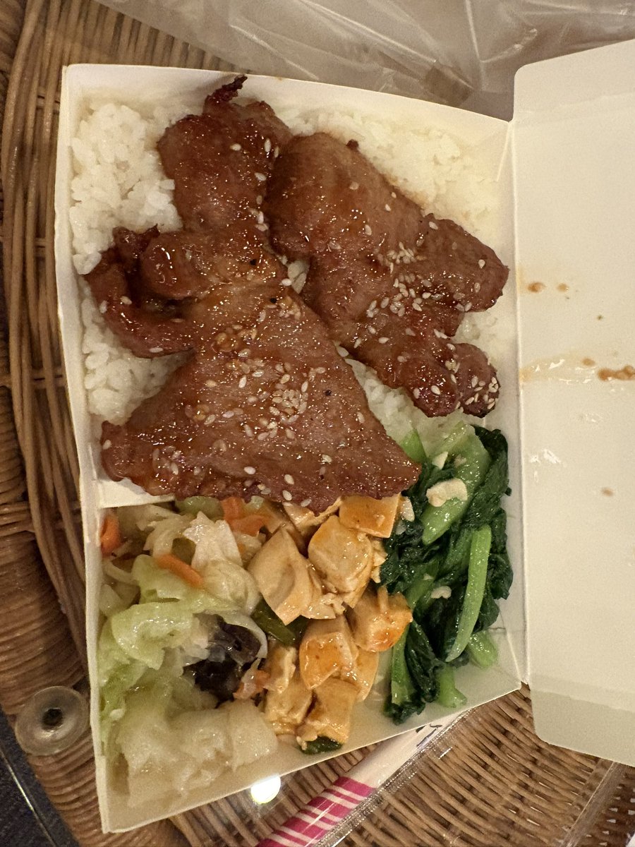 AirisuIs's tweet photo. 台湾飯
今1番美味いのこれ https://t.co/gg4TCo0wAc