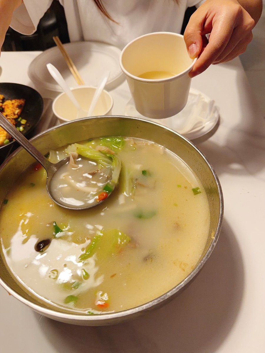 Clara_Magnetic's tweet photo. Late at night, unable to sleep, a close friend and I went out for a late. night snack. https://t.co/GYSqtGb75s