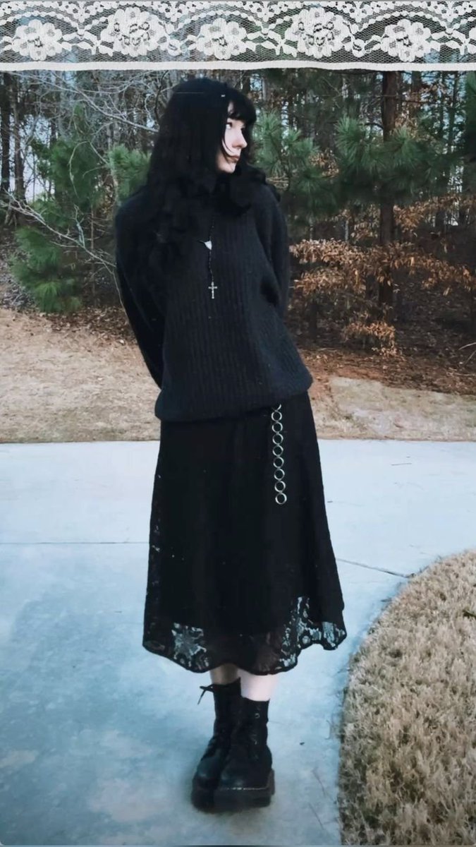 jijminjiming's tweet photo. how does pinterest see me: fall edition 🍂   

✧ pumpkin  

✧ fall outfit  

✧ halloween  

✧ witchcraft https://t.co/SXAQhHtRjZ