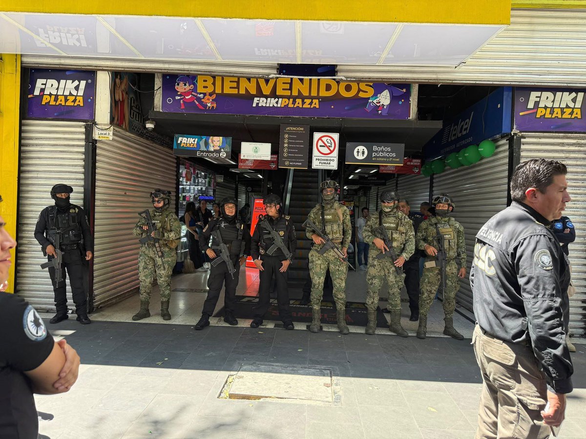 DrDhelizioso's tweet photo. Que descanse en paz la Frikiplaza por todos los honrados vendedores que vendían más caro que en Amazon, Liverpool, Gameplanet y Palacio de Hierro.

O los juegos retro en más de 5mil pesos por el pendejo de RatHunter. https://t.co/oP3Z2cggSQ
