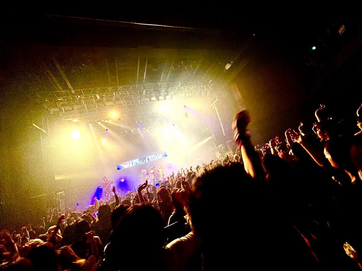 hayato_codomo's tweet photo. バグサミ2026一番手ｺﾄﾞﾓﾄﾞﾗｺﾞﾝでした。
早い時間から共に音楽してくれた皆ありがとうございました。ﾒﾁｬ楽しかったです。
僕らの音楽が一人でも多くの人に刺さってたらいいなと願うばかりです。
次は川崎でお会いしましょう。
またね!! https://t.co/MVK6u48WE1
