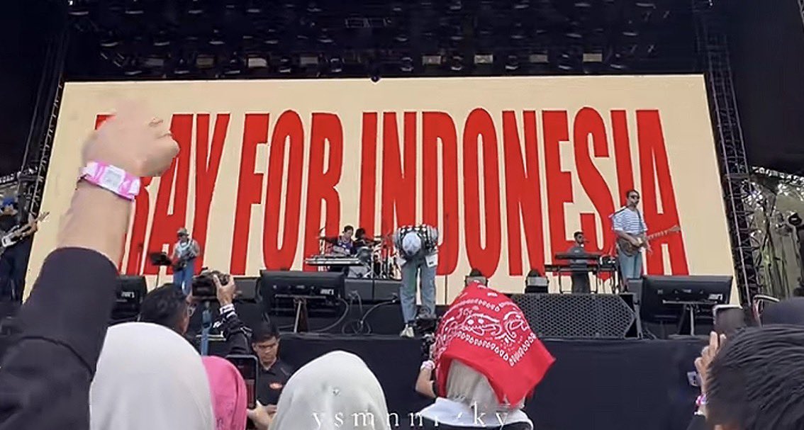 madebyshunda's tweet photo. Salma Salsabil at Pestapora 2026

PRAY FOR INDONESIA!🖤🥹 https://t.co/zYY3JN1JCG