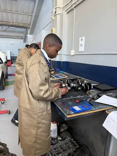 _ArriveAlive's tweet photo. 151 young technical talents to compete in South Africa’s National Skills Competition final this week
https://t.co/1HqZePeeZD
#ArriveAlive #SkillsCompetition https://t.co/CDw477mgfg