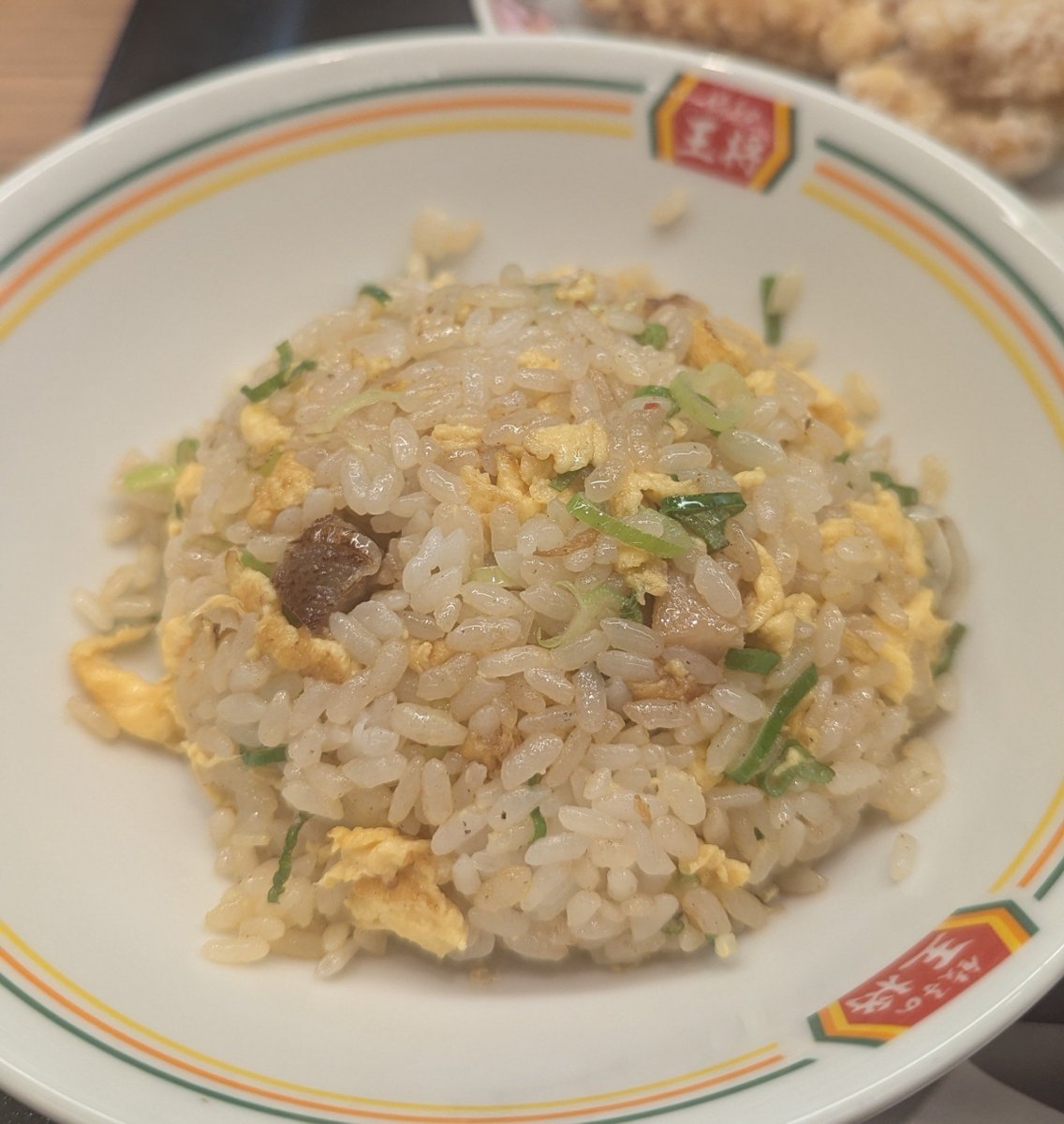 shinbo417's tweet photo. 餃子の王将ランチ（790円）

最近、物価が高騰し1000円以内で食べれるお店が減りました😭
この値段、ボリュームは嬉しいです😊

醤油ラーメン、焼き飯（小）、唐揚げ（2個）だよ🤤🈵 https://t.co/96hAjbuwJx