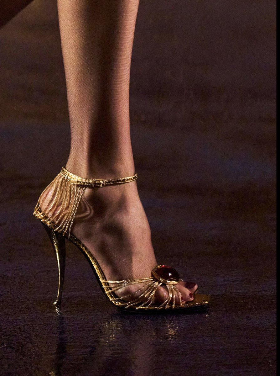 fashion_shw's tweet photo. Saint Laurent SS 27 https://t.co/qJMm4pHfEz
