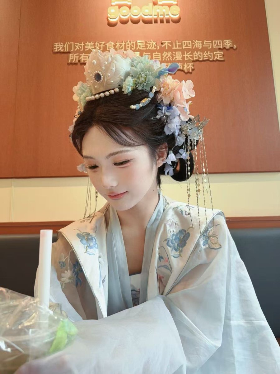 coldfrigidyuki's tweet photo. 明明已经挺瘦的了，但是还是好男性化，肋骨宽，手臂粗，好恶心想hrt
#hrt #mtf https://t.co/TAzvDxzJD8