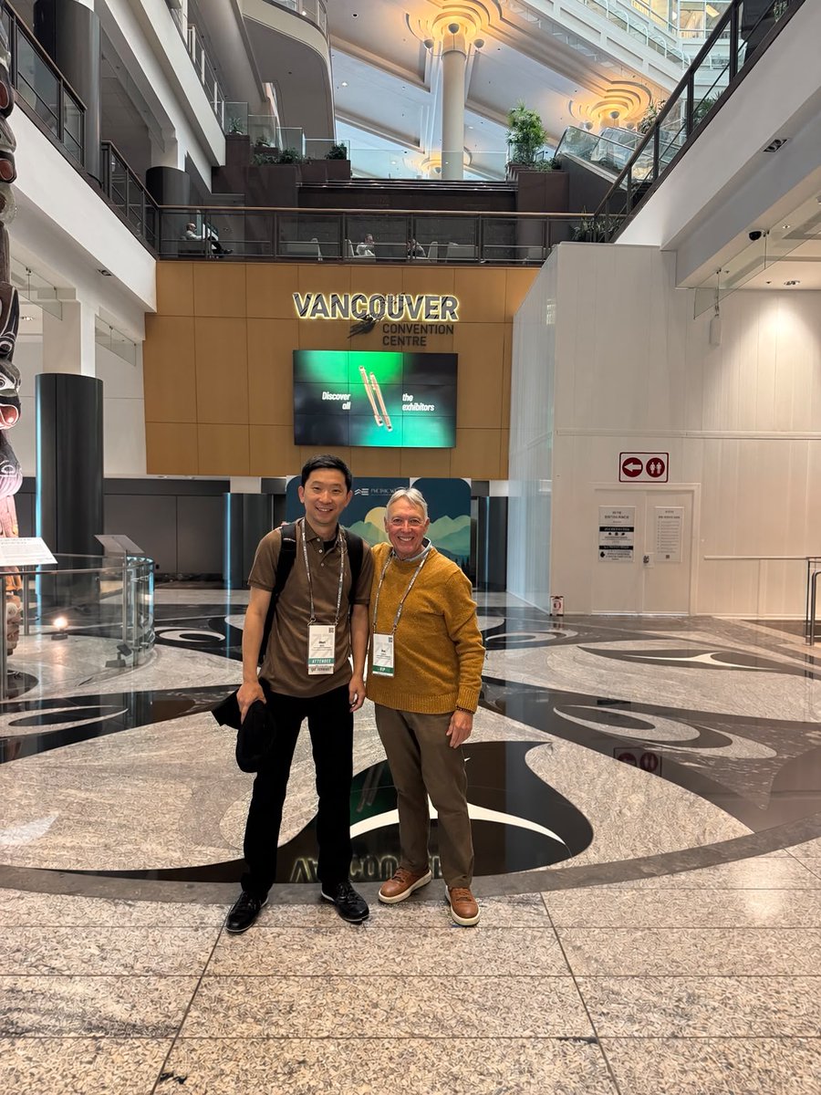 AlbertWangRE's tweet photo. Ran into my former broker from Calgary at PacificWest. We hadn’t seen each other in person for six years, and I caught him just before he headed home. Good timing, and really good to reconnect. https://t.co/HADecKi18X