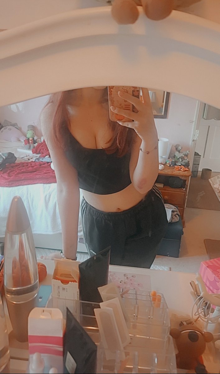 caitthebae1's tweet photo. #nsfwtwt how we feeling about the fit https://t.co/rMenyHUvSu