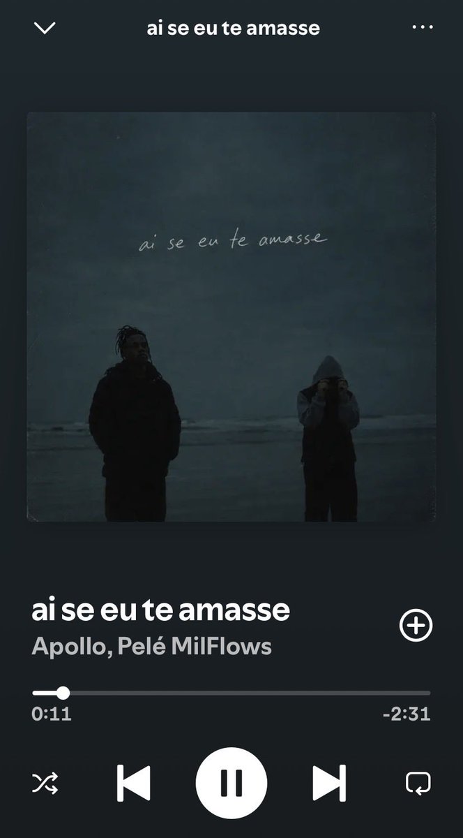 jujuhcrfl's tweet photo. Só foi eu colocar a música que começou a chover de tão boa https://t.co/QzGHonCrF3