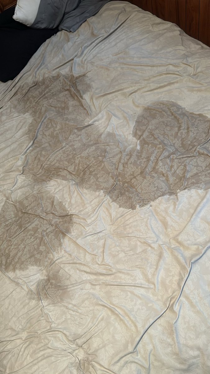Gasswayliving's tweet photo. My probation officer gone let me slide for my dirty pee https://t.co/hIybQBWrt5