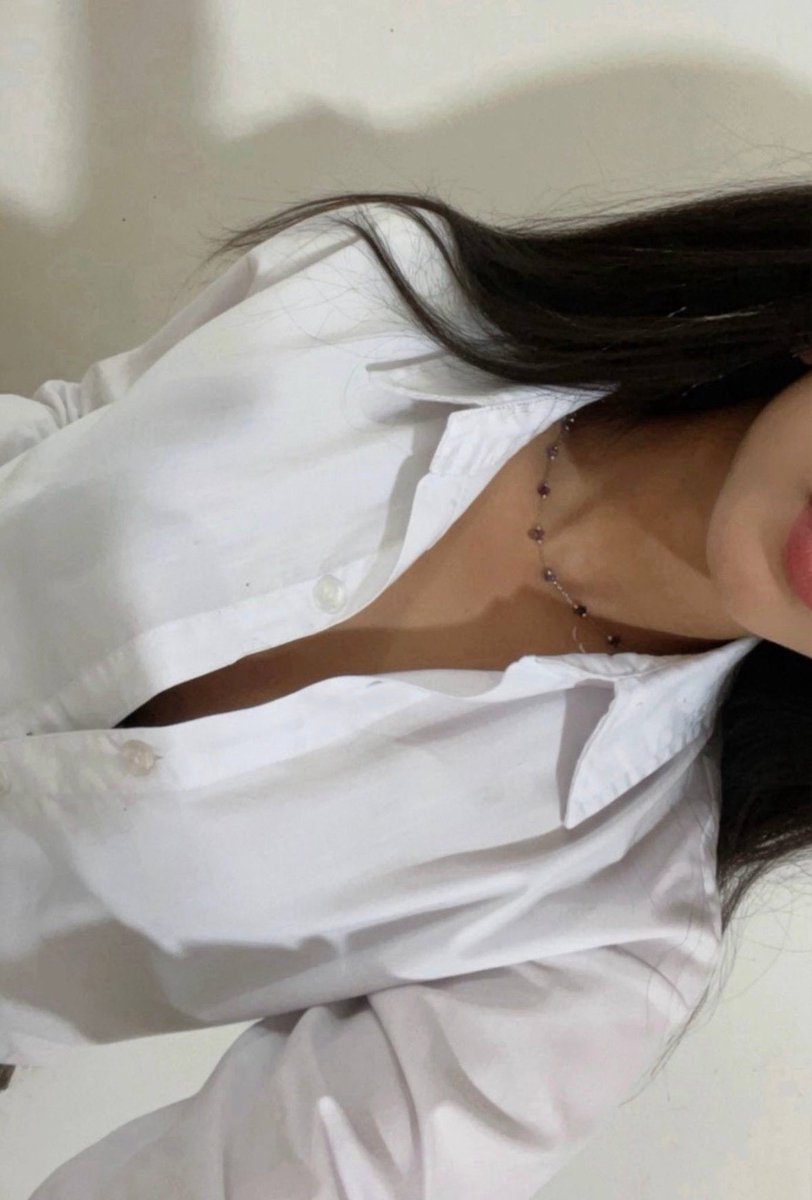 JohnJohnae2g's tweet photo. احححح
اول ما فتحت تويتر لقيت ديوث اخته بوجهي🤤🤤🥵🥵

الصراحة ماا الومه نظرتها و جسمها تديث و تخضع اي احد

مين عنده بالبيت زيها
تعال بيها تحت زبي https://t.co/K9KomutjwN