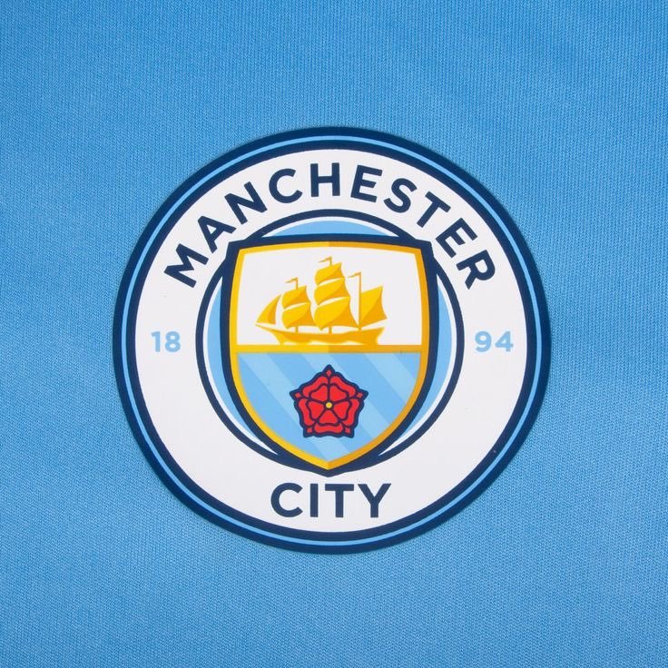 idextratime's tweet photo. 🚨 JUST IN : Komisi Independen sudah menyatakan City bersalah atas semua tuduhan terkait pelanggaran aturan keuangan serius periode 2009/10–2017/18, plus mayoritas tuduhan tidak kooperatif.

Jurnalis sepak bola dari The Independent, @MiguelDelaney menilai ini SKANDAL KLUB TERBURUK dalam sejarah sepak bola, lebih parah dari Calciopoli karena datanya konkret, bukan tafsiran lewat telepon. 

Era dominasi City jadi dipertanyakan. Hukuman potongan poin dinilai tidak cukup karena dampaknya ke kompetisi sudah terlalu besar. 

Jika ingin menendang City dari kompetisi maka Premier League memerlukan voting pemegang saham (15 klub), dan suasana di kalangan klub rival sedang sangat keras. 

Independent Football Regulator juga punya opsi lebih jauh, MEMAKSA CITY DIJUAL. 😳