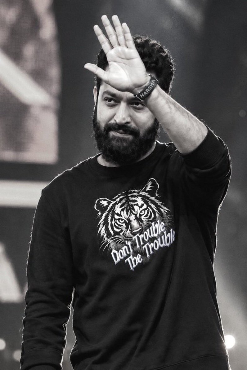 Harshu2277's tweet photo. @rambujji63 @tarak9999 Dogs are barking starts ,but love u tarak anna https://t.co/bMa0qqfcSv