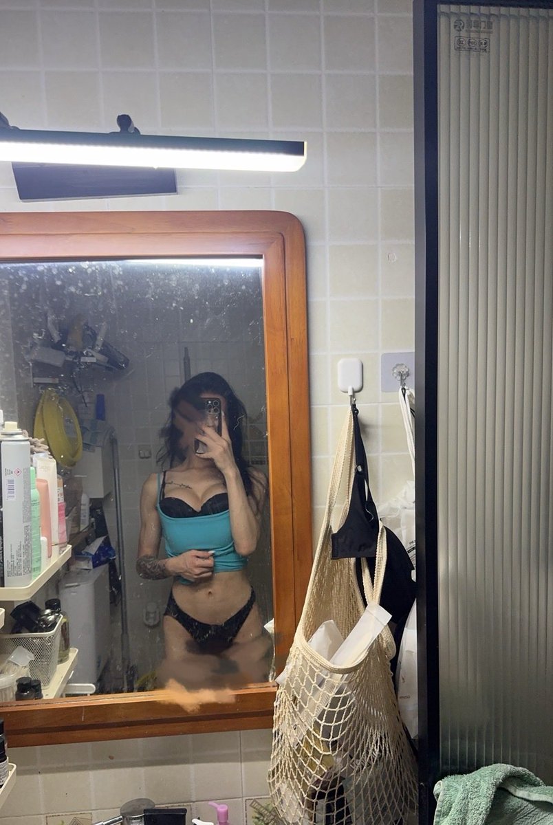 miaomiaots0's tweet photo. 体脂20 vs 体脂13 https://t.co/HoneH7ry1G