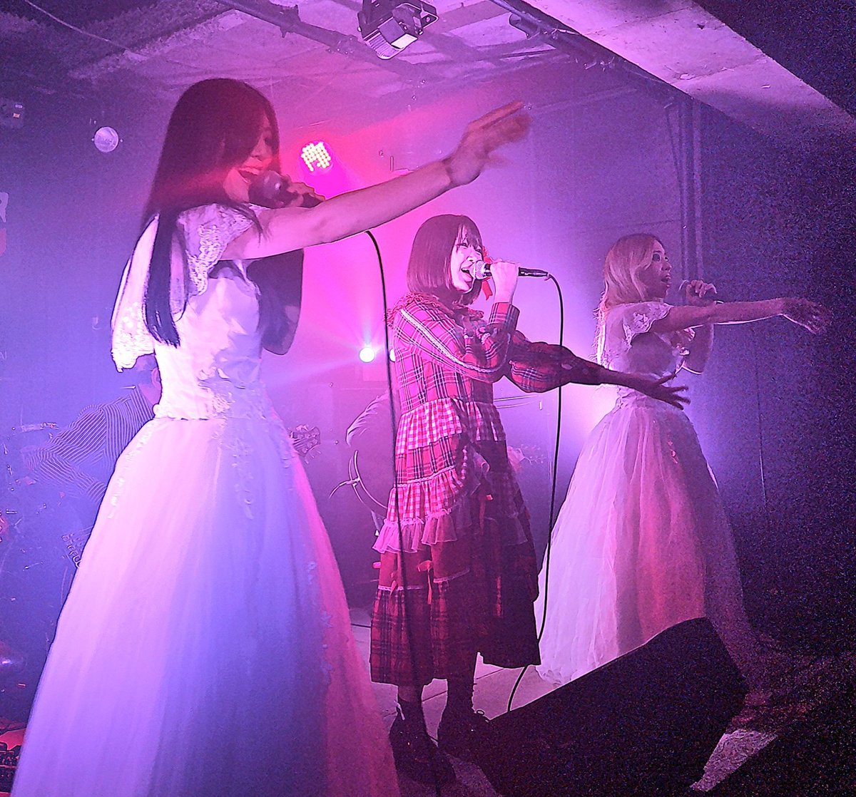 Arl5959's tweet photo. 関西軽音楽倶楽部オーケストラ
ドラム募集中！

パンキッシュなロックから
ガレージな楽曲など
初期衝動を忘れずに大阪をメインに活動しています！

一緒にバンドしませんか？

お問い合わせ、ご質問はお気軽に！

宜しくお願い致します！ https://t.co/WOBqkyegWZ
