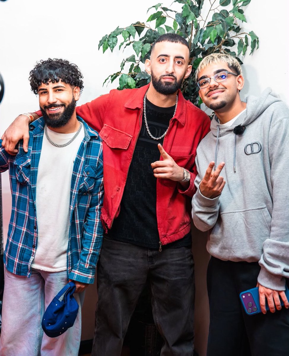 SlimmySlim94 tweet picture