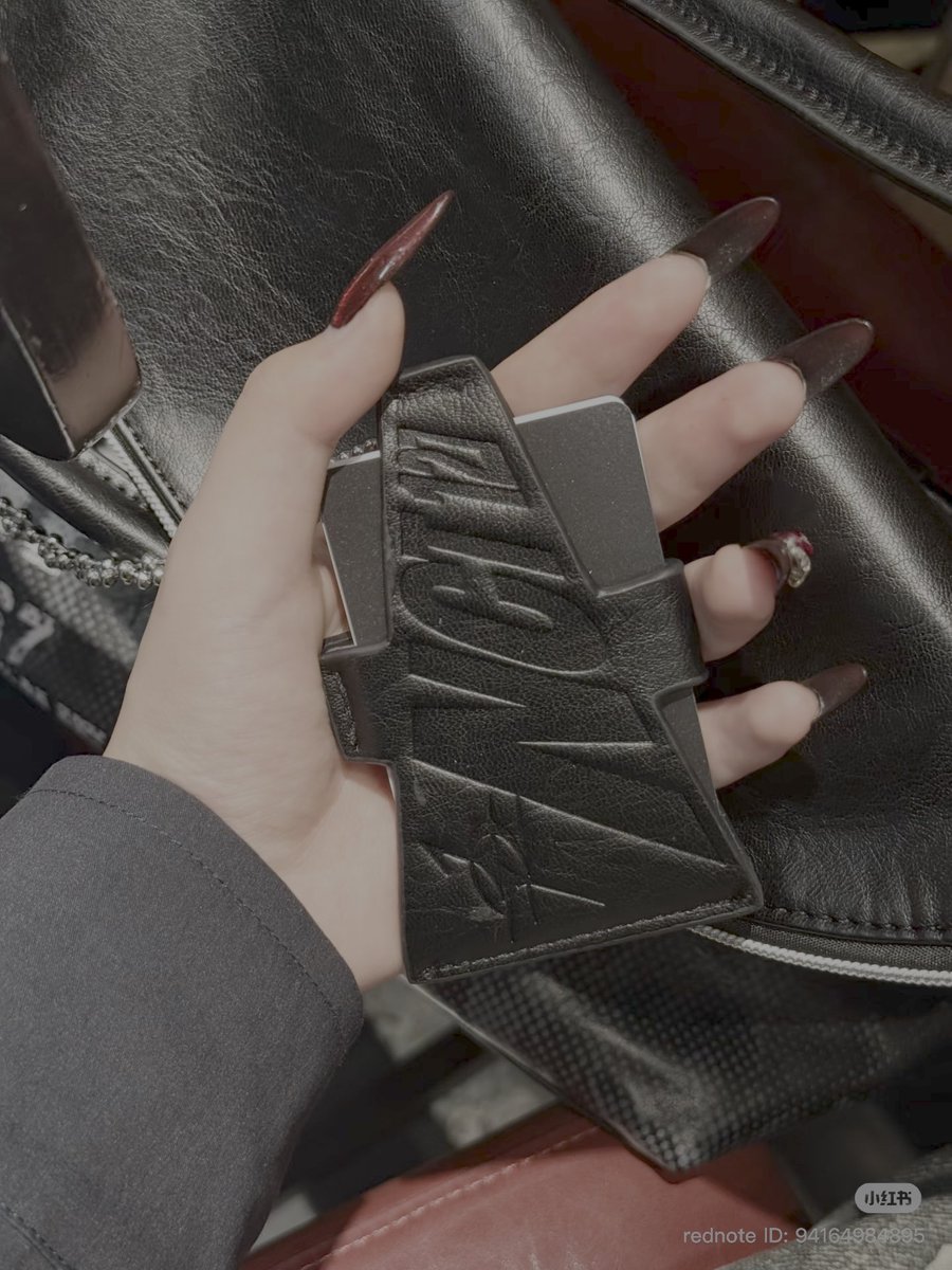 822dan's tweet photo. 블링이 상하이 md 카드지갑이랑 말랑이 한국도 좀 판매해주면 안될까 https://t.co/SAPDxznSwY