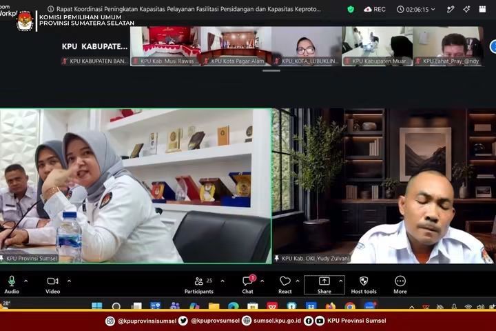 kpusumsel's tweet photo. #Temanpemilih Rapat Koordinasi Peningkatan Kapasitas Pelayanan Fasilitasi Persidangan dan Kapasitas Keprotokolan di Lingkungan KPU Provinsi dan Kabupaten/Kota se-Sumatera Selatan, Senin (28/9/2026).

#KPUMelayani https://t.co/DCn0mXnM1y