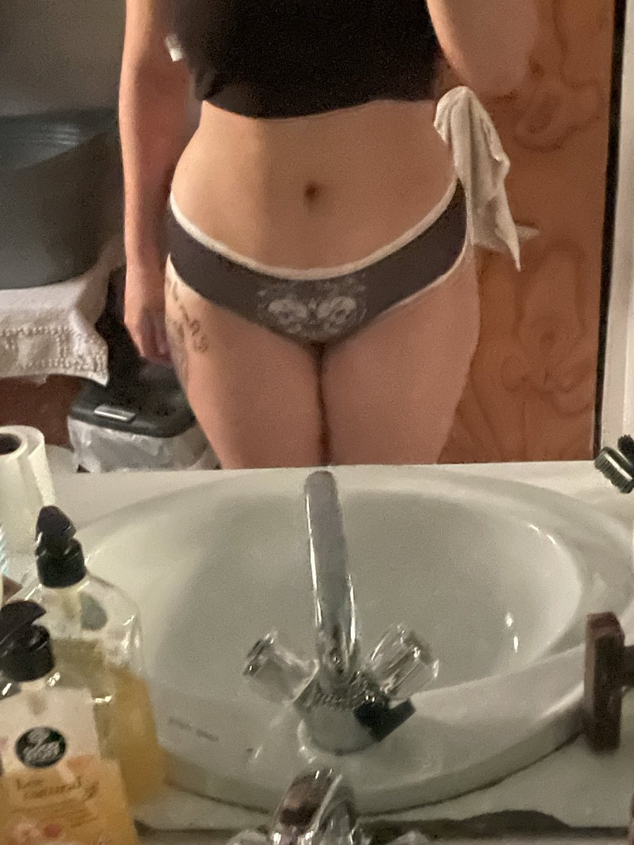 Dane1sdead's tweet photo. Part 3!!! of Body check of morning “skinny” of your favourite overweight girl on we are looking abit bloated today but that’s okay #edrtwtㅤ #shedtwt  #bc  #bodycheck https://t.co/RVN9pyUrgJ