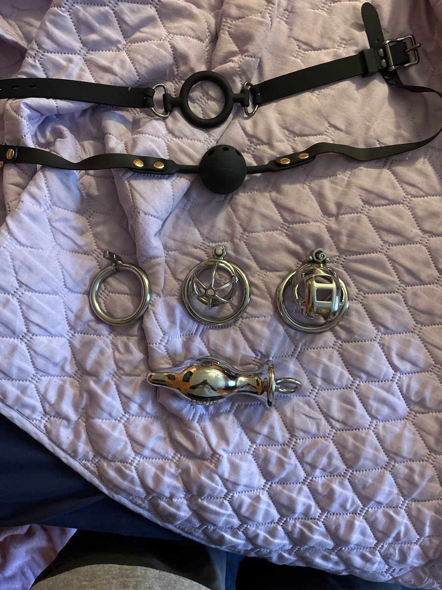 permBdsm's tweet photo. Hmmmmm so many choices https://t.co/nsv6apombm