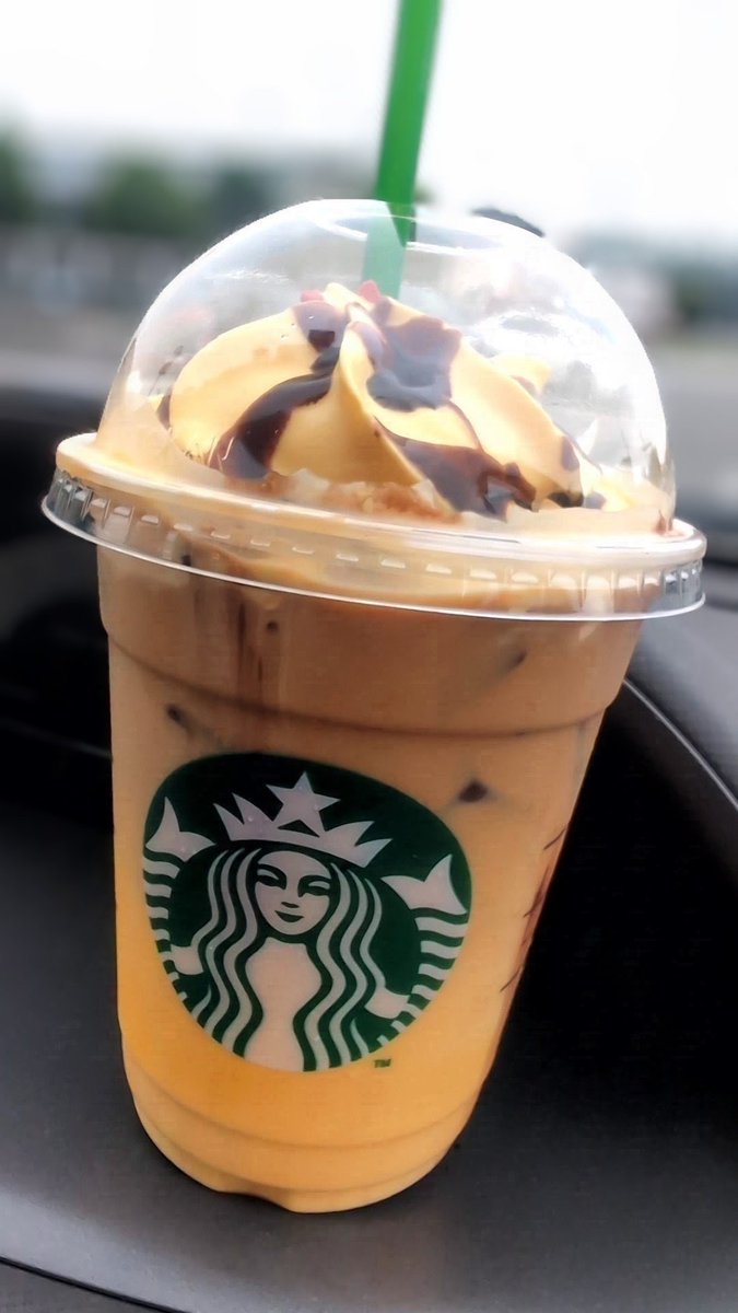 ichigomoon19's tweet photo. #スタバ ピカチュウのハニーミルクを飲んできた⚡️o'ᆺ'o⚡️

んー？？強いて言うなら
これの味↓↓↓。
 #ポケモン シールGETだぜ？=͟͟͞͞◒
甘さは控え目だけど、クリームがすぐ溶けちゃうのと 上に乗ったちっさい赤ハートチップが下に落ちちゃう🤣 https://t.co/7Lgwxfldyv