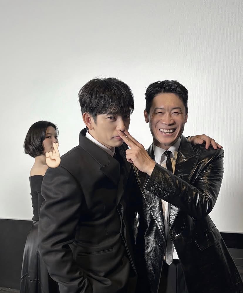 JYP_Thaifans's tweet photo. IG Post 's  JINYOUNG 
30.09.2026 
น่ารักเนาะ ความดื้อนี้ มีแต่คนเอ็นดูแหละ 😍😍

https://t.co/0yA69Fx3hk

#Parkjinyoung 
#박진영
#진영 
#Jinyoung 
#100일의거짓말 #100DaysofDeception https://t.co/uSXvdQIxW1