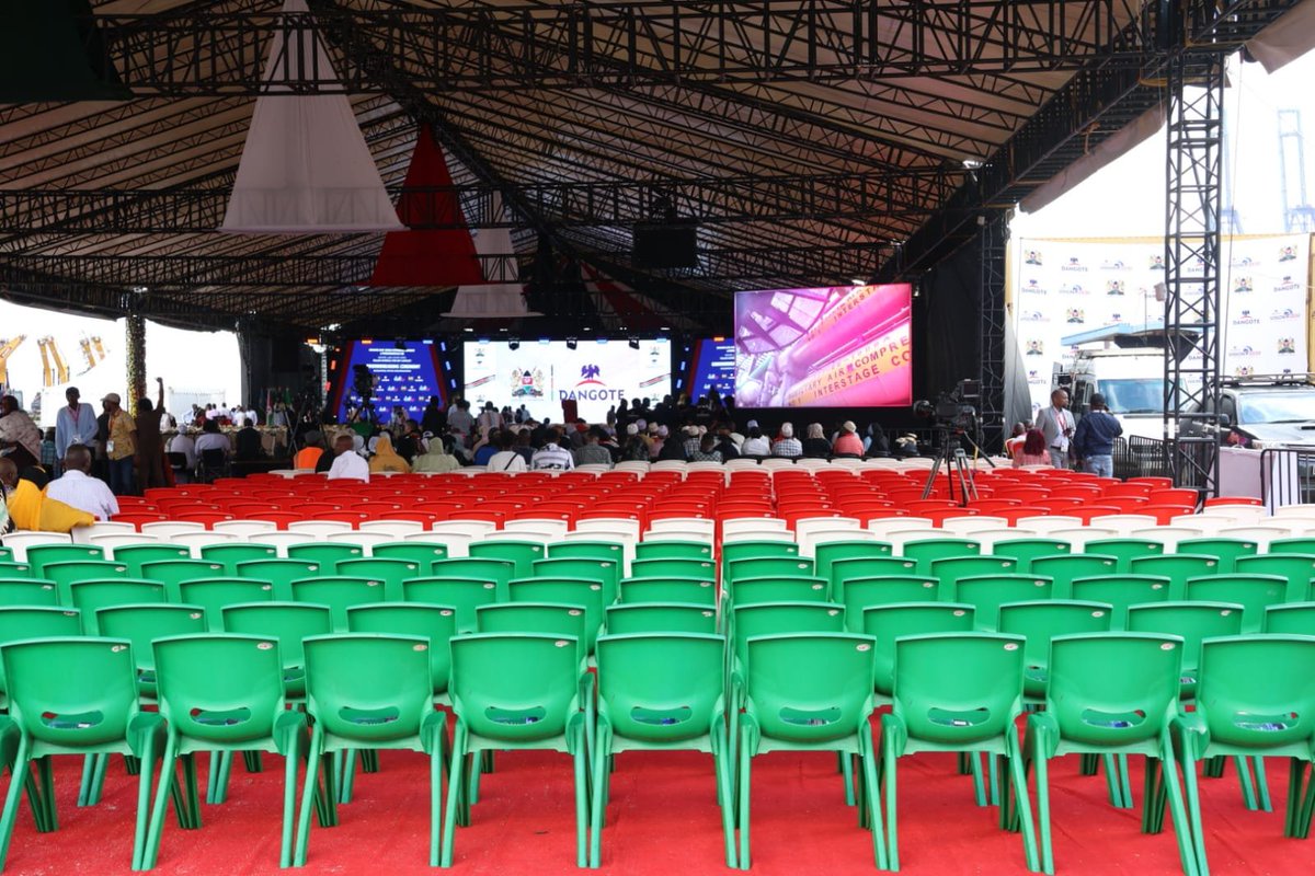 lapsset's tweet photo. Today, Lamu takes centre stage as we witness the groundbreaking of the East Africa Oil Refinery at #LamuPort Industrial Park—a landmark investment in Kenya’s industrial and energy transformation.

Located within the #LAPSSETCorridor, the refinery will strengthen the region’s energy, trade, logistics and industrial links, connecting Kenya and East Africa to global markets.

With a planned capacity of 700,000 barrels per day, the project is expected to boost energy security, reduce reliance on imported refined petroleum products, and support industries such as petrochemicals, fertiliser and manufacturing.

It will also create jobs, support local businesses, expand maritime activities and attract further investment along the #LAPSSETCorridor .
#Corridorofopportunity #Africaninfrastructure #Globaltrade #LapssetforBusiness #Dangote #DangoteRefinery