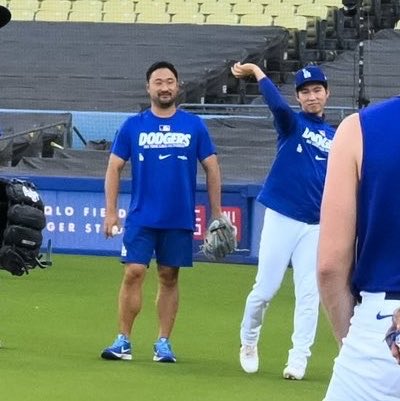ZoeAdriel's tweet photo. Found a higher quality version of the photo. 

Hyeseong Kim alive and well lol. https://t.co/jp8mt7L99R