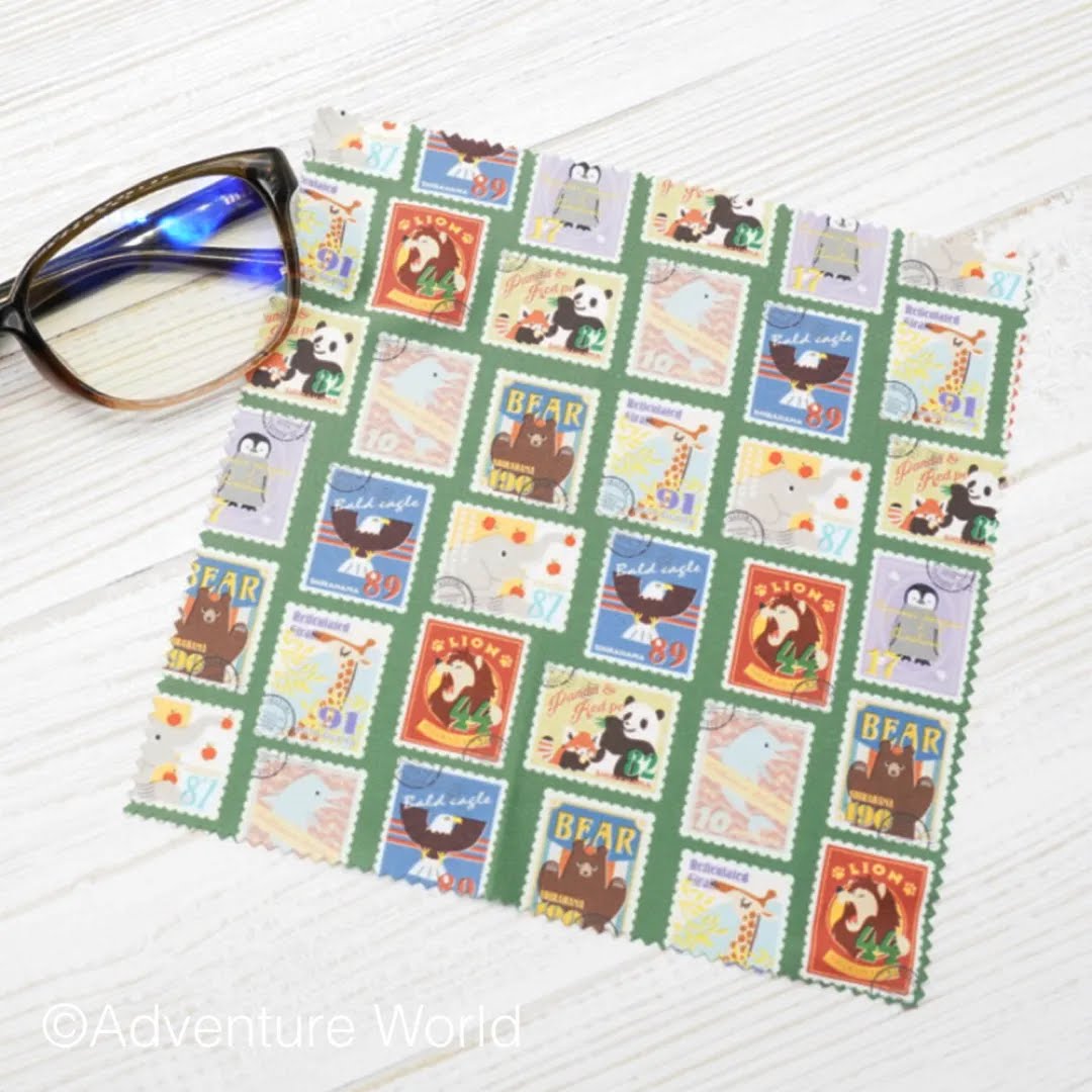aws_onlineshop's tweet photo. 👓【 日常を彩る！オリジナルクリーニングクロス 】👓
スタッフの間でも「デザインが細かくて可愛い！」と話題のアイテムをご紹介します🐾
パンダやライオン、イルカなど、パークの仲間たちが色鮮やかな切手風のデザインになりました✨
実はクロスのフチがギザギザになっているのも、本物の切手みたいでこだわりのポイントです🙌
ご自宅用やオフィス用、そして大切な方へのギフトにいかがですか？🎁
📍パーク内ギフトショップ（AW／シンビオーシス）およびアドベンチャーワールド公式オンラインショップ
▽ お迎えはこちらから
https://t.co/CjnMjJ1c05

#アドベンチャーワールド #オリジナルグッズ #ギフトショップ  #アドベンチャーワールドオンラインショップ📷📷