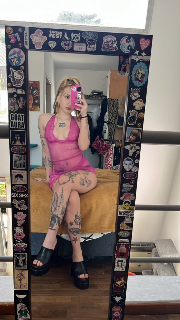 rachetedge's tweet photo. Your type just walked into the mirror 😏 https://t.co/kNjfPbptd5