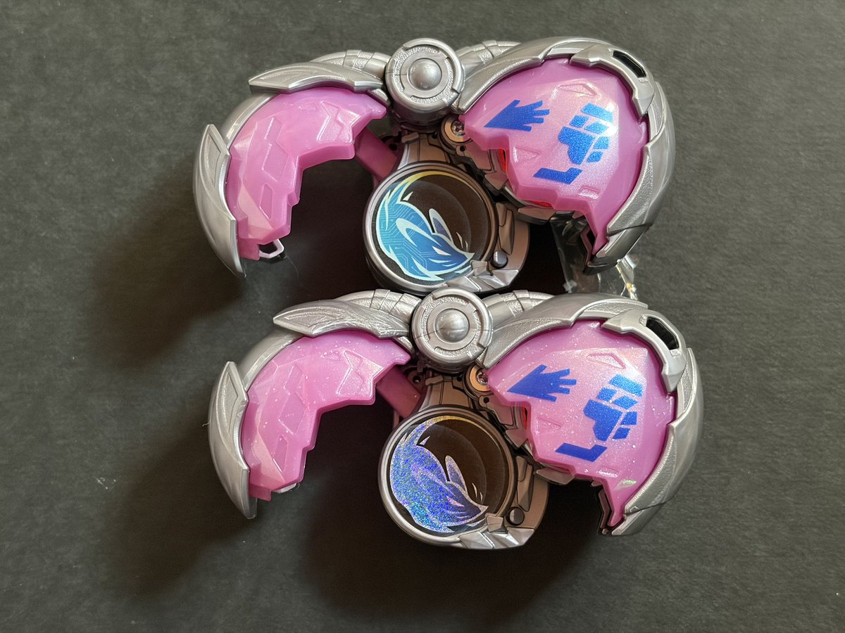 ELS_gbf's tweet photo. ライドエグズ1スペシャルver.比較
#仮面ライダーマイス https://t.co/CUWCOvAzTp