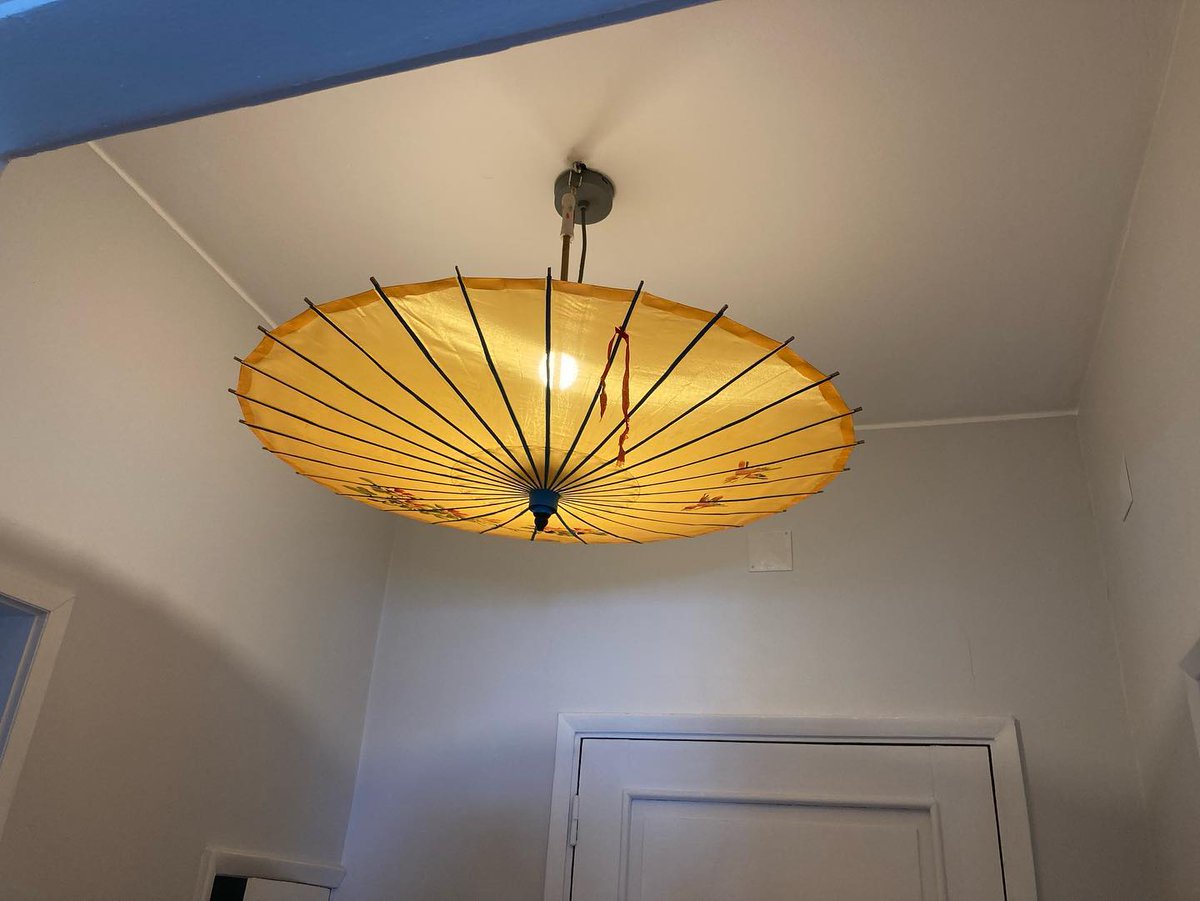 cezar_ibarra's tweet photo. Recycle and give a “new purpose” to those unused objects you still love. Here, we turned a “Chinese umbrella” from a trip into a ceiling lamp. A little inspiration for you. https://t.co/WsiPy9cXwz