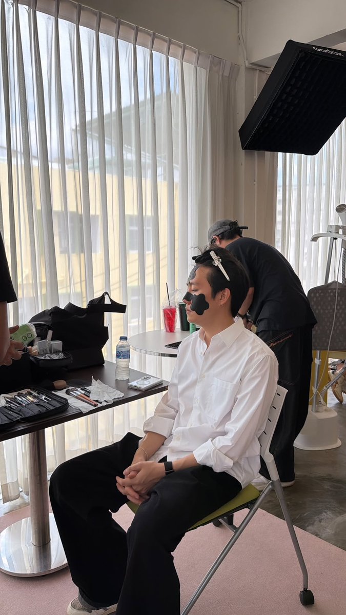 _TipsyGnome_'s tweet photo. Good morning 🌞
Getting ready for photoshoot 📸

#MSIWAT https://t.co/HFf1WUACFI
