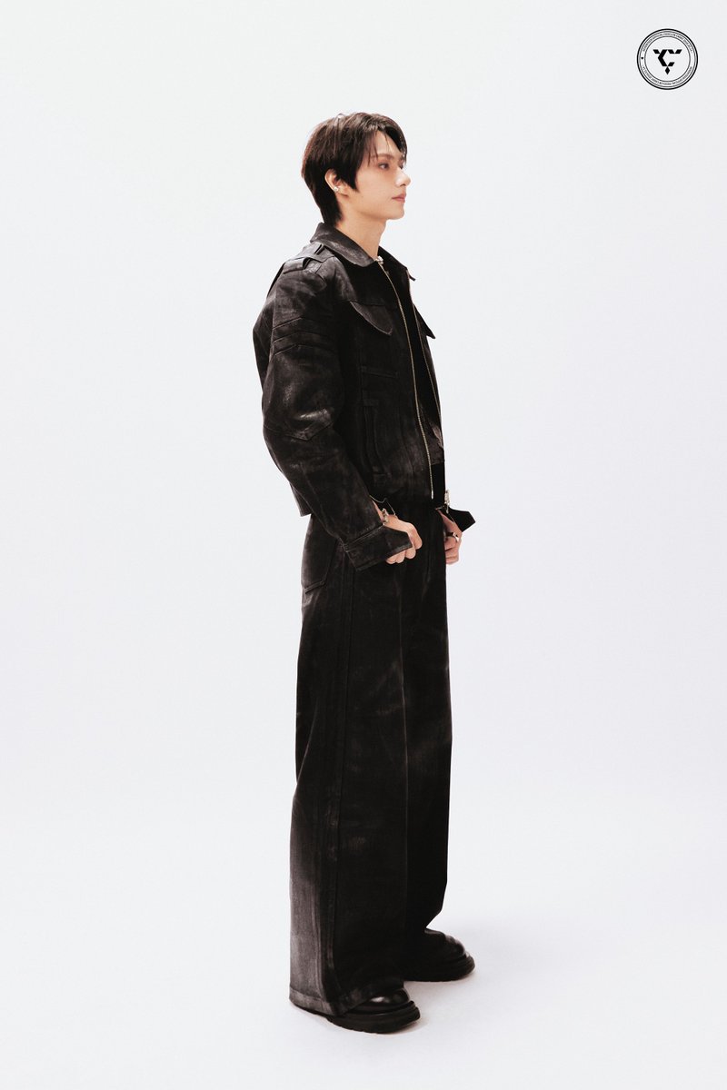 moontomeetyou's tweet photo. [17ehind] JUN ‘9’ 1st EP CHINA behind https://t.co/6a9oEfruk7