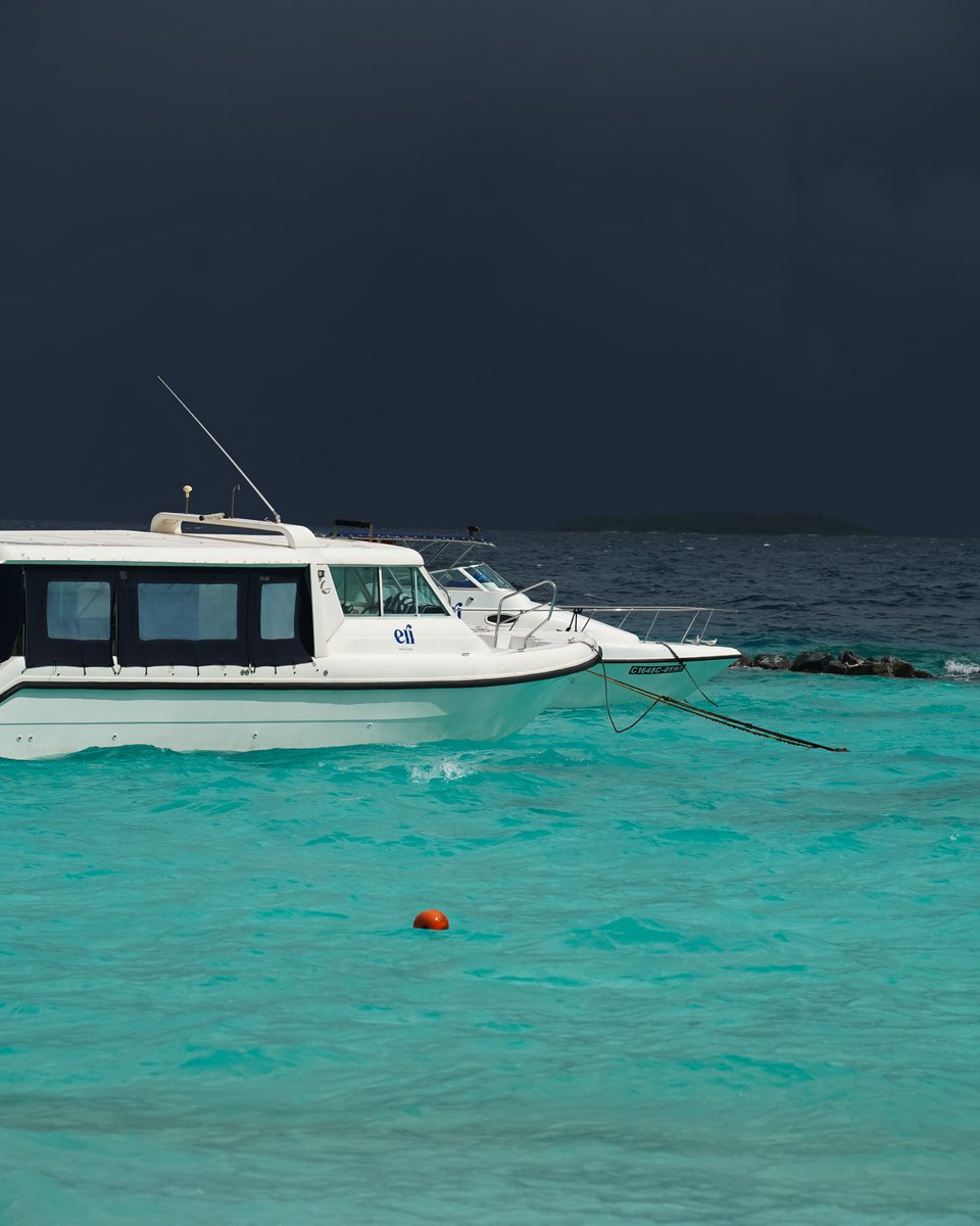 Wahid9's tweet photo. Maldives weather in the off-season: unpredictable, but there’s always enough sun, warmth, and vitamin D. Don’t expect perfection—even in peak season. Just relax: it’s beautiful, delicious, and much cheaper. https://t.co/9I39k8b3h2