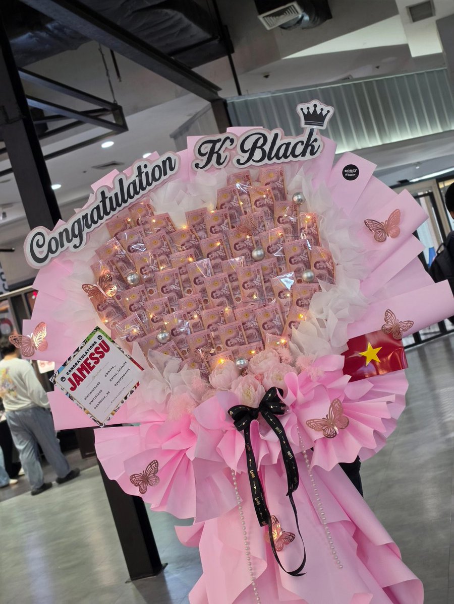 leeminthu86's tweet photo. Sending our warmest wishes to K’Black 🖤
Congratulations on Isolated black exhibition 2 🎨🖼️
Wishing Isolated Black exhibition2 a smooth journey and a great success 🌼🤍

With love from JSY Vietnam 🇻🇳
@leeminthu86  @MZJS1006 
@AnNhien_98  @Bibilth_ 
@mina_latdat98 @jsyofjamessu

 ISOLATED BLACK EXHIBITION 2 D1
#isolatedblvck2 #JamesSu