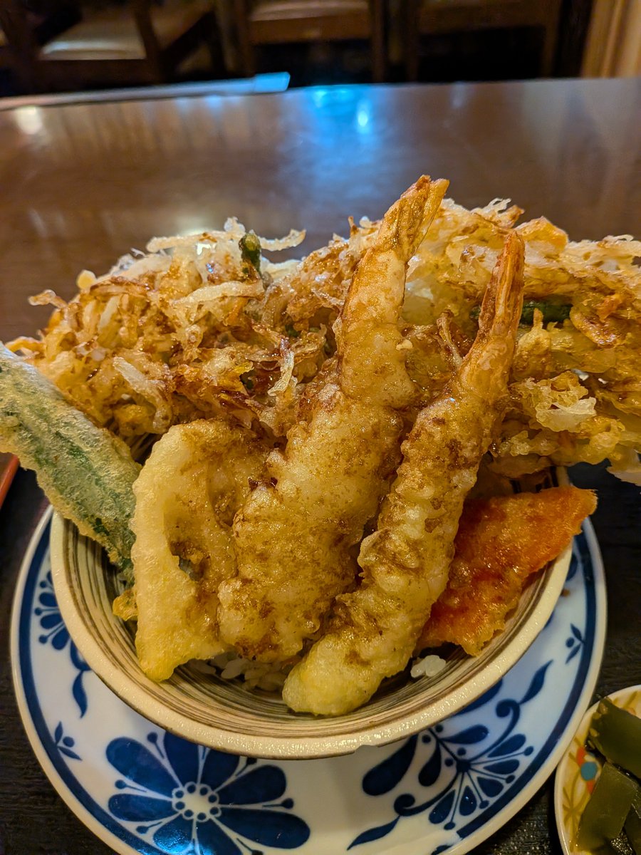miyahann's tweet photo. 私はメーテル…
ランチに入った店にオーダー忘れられ、40分我慢してから督促したら頼んだのと違うメニュー出され、昼休み終わるんで仕方なく5分で完食し、絶賛胸焼け中の女…
なお頼んだのは卵黄肉出汁巻き玉子定食。
まあこんな事もある。
ただこの店にはもう行かない。 https://t.co/7aUG1QRD4r