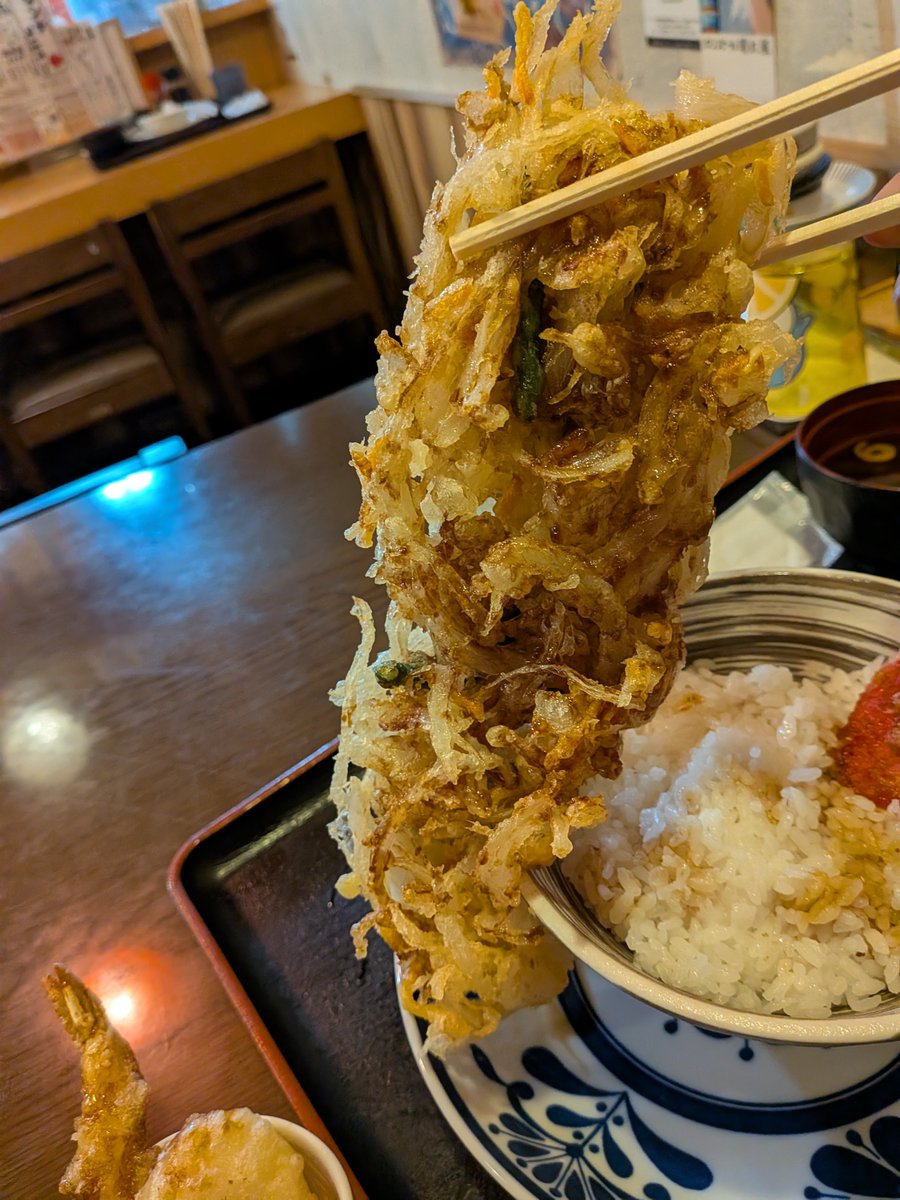 miyahann's tweet photo. 私はメーテル…
ランチに入った店にオーダー忘れられ、40分我慢してから督促したら頼んだのと違うメニュー出され、昼休み終わるんで仕方なく5分で完食し、絶賛胸焼け中の女…
なお頼んだのは卵黄肉出汁巻き玉子定食。
まあこんな事もある。
ただこの店にはもう行かない。 https://t.co/7aUG1QRD4r