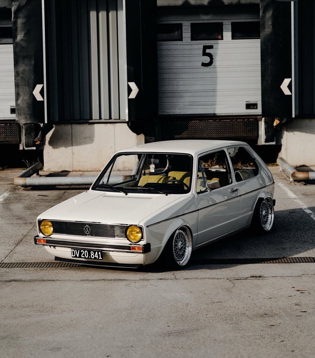 EpicDubs's tweet photo. 💎
#VW #Volkswagen #Mk1 #VwGolf #Mk1Golf #BBSwheels #BBSRS #Stanced #DubLife https://t.co/CCNke6gmiu