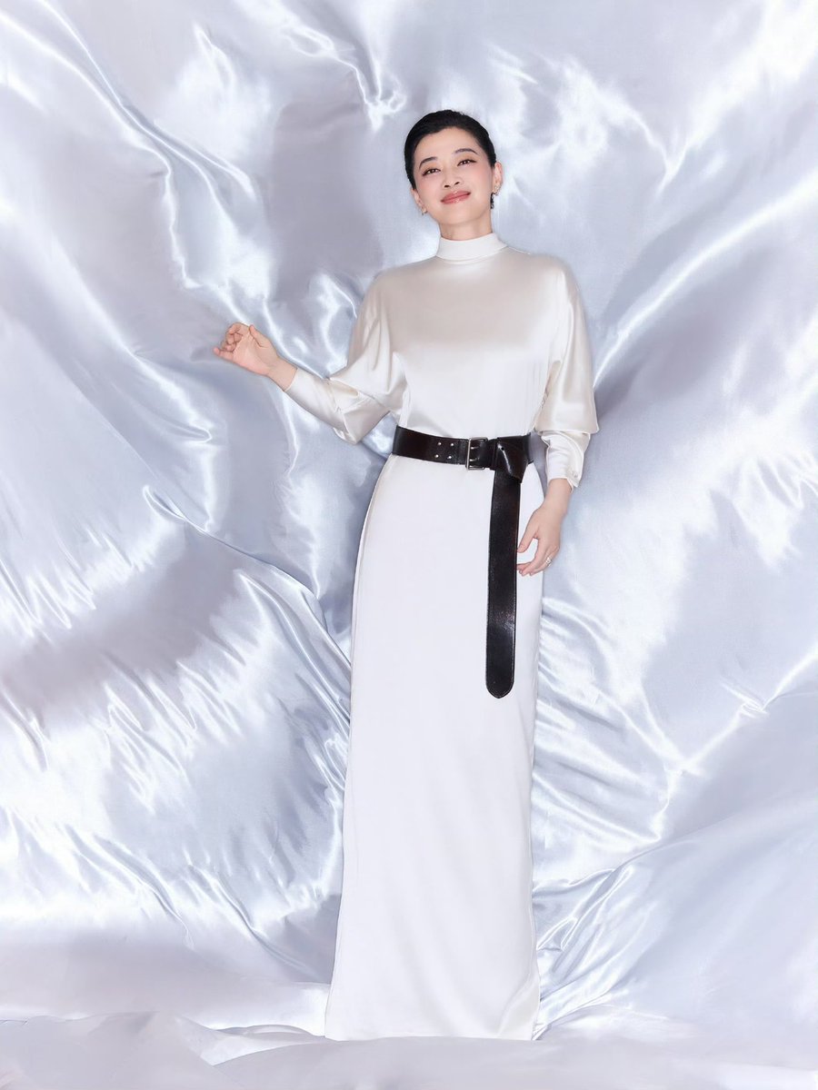 centlookbook's tweet photo. #MeiTing 梅婷 in Ralph Lauren Pre-Fall 2026 for the 33rd China TV Golden Eagle Awards Ceremony https://t.co/eLgc2JwhJh