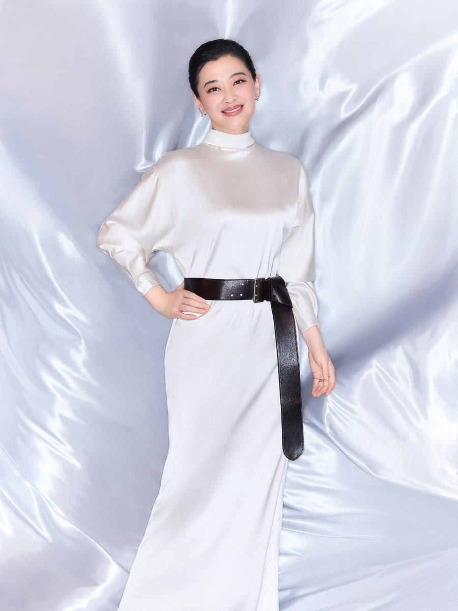 centlookbook's tweet photo. #MeiTing 梅婷 in Ralph Lauren Pre-Fall 2026 for the 33rd China TV Golden Eagle Awards Ceremony https://t.co/eLgc2JwhJh