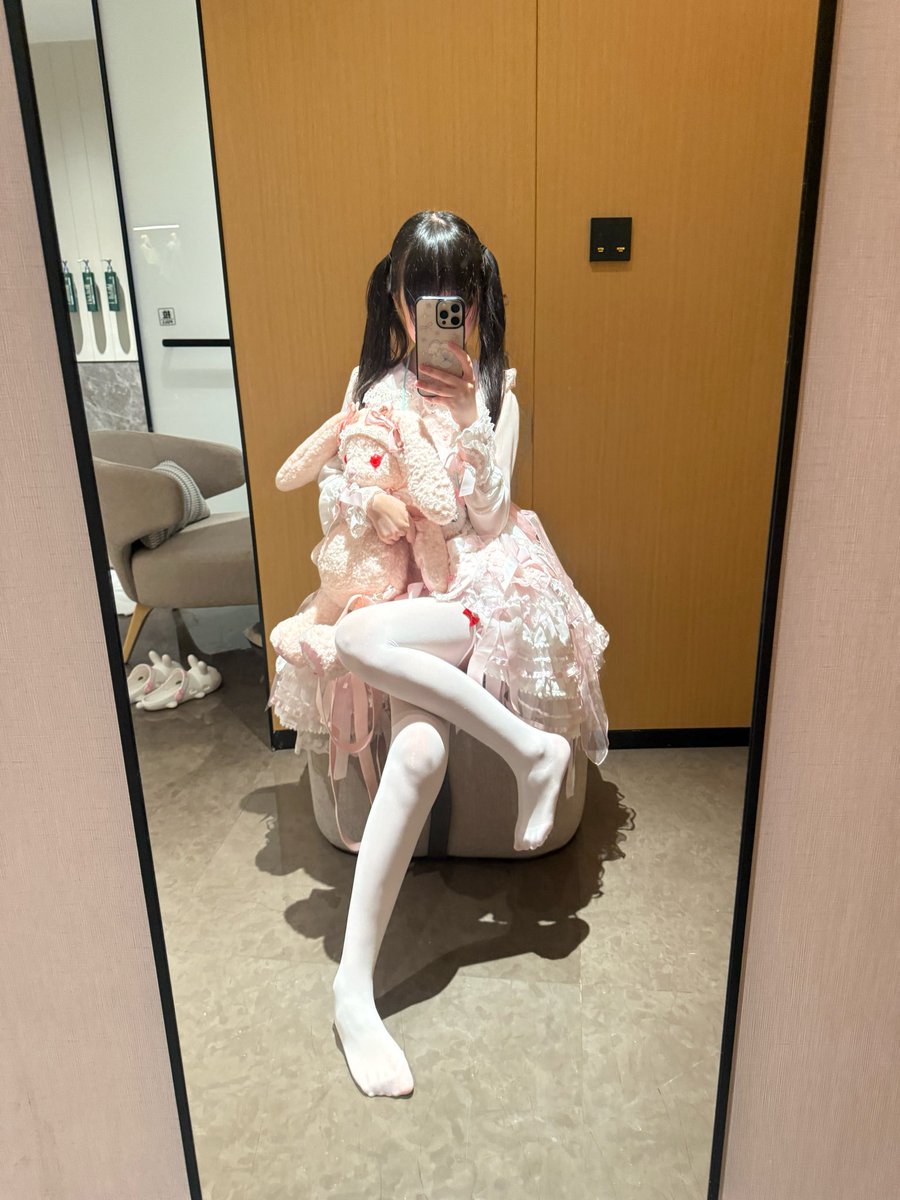 Euillllli's tweet photo. 以为自己都看透 以为再见都是很久以后 https://t.co/4avWa6Ly09