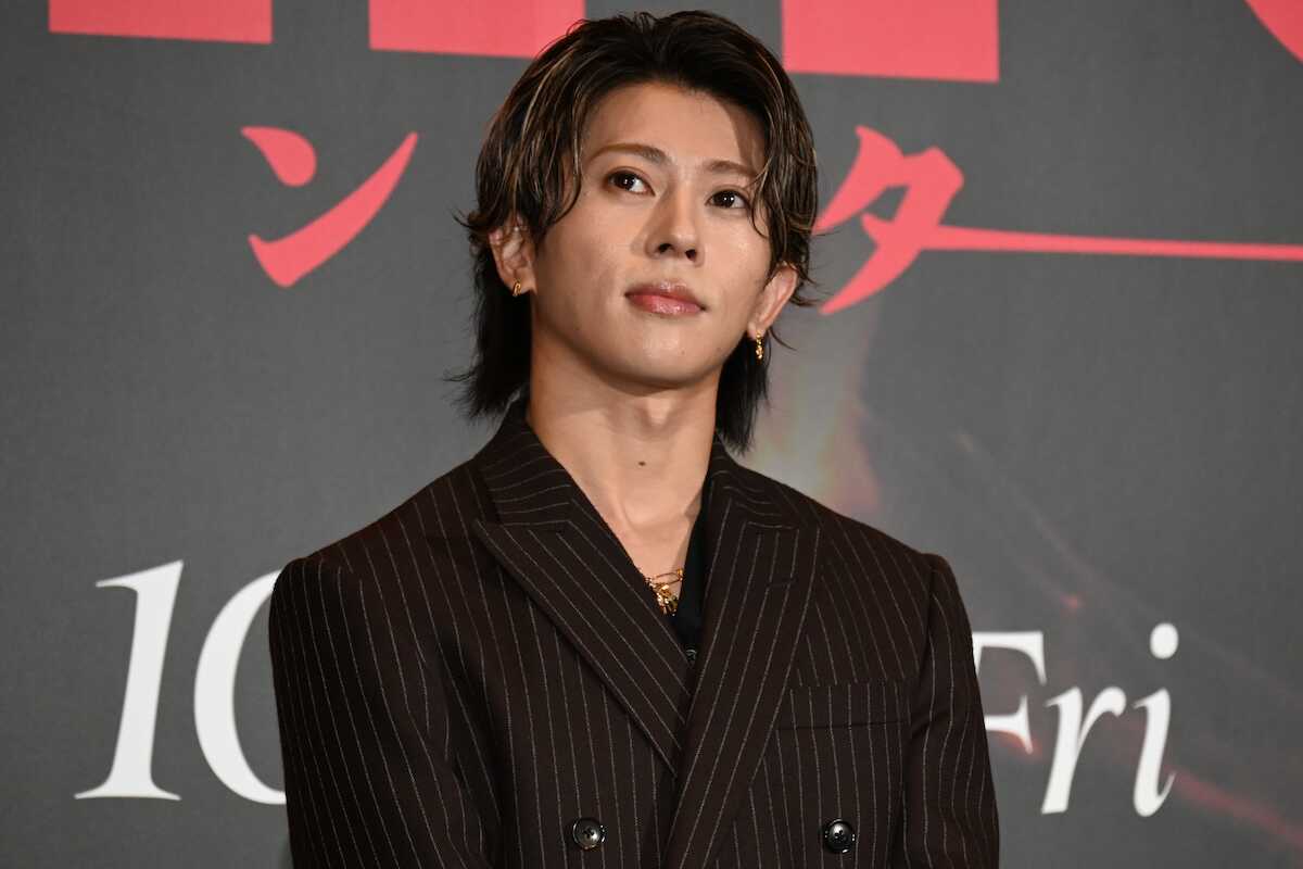 topicool_jp's tweet photo. 【トピクル】

末澤誠也、映画『mentor』過去を背負う役に挑戦！W主演の磯村勇斗も「完全に役にはまっていた」と絶賛

単独での映画出演は今回が初。不安と緊張もあったようですが、磯村さんも「とても頼もしかったです」と絶賛していました

▼記事はこちら▼
🔗https://t.co/tuU9ngChfS

＃末澤誠也 https://t.co/fTaJDCbaeG