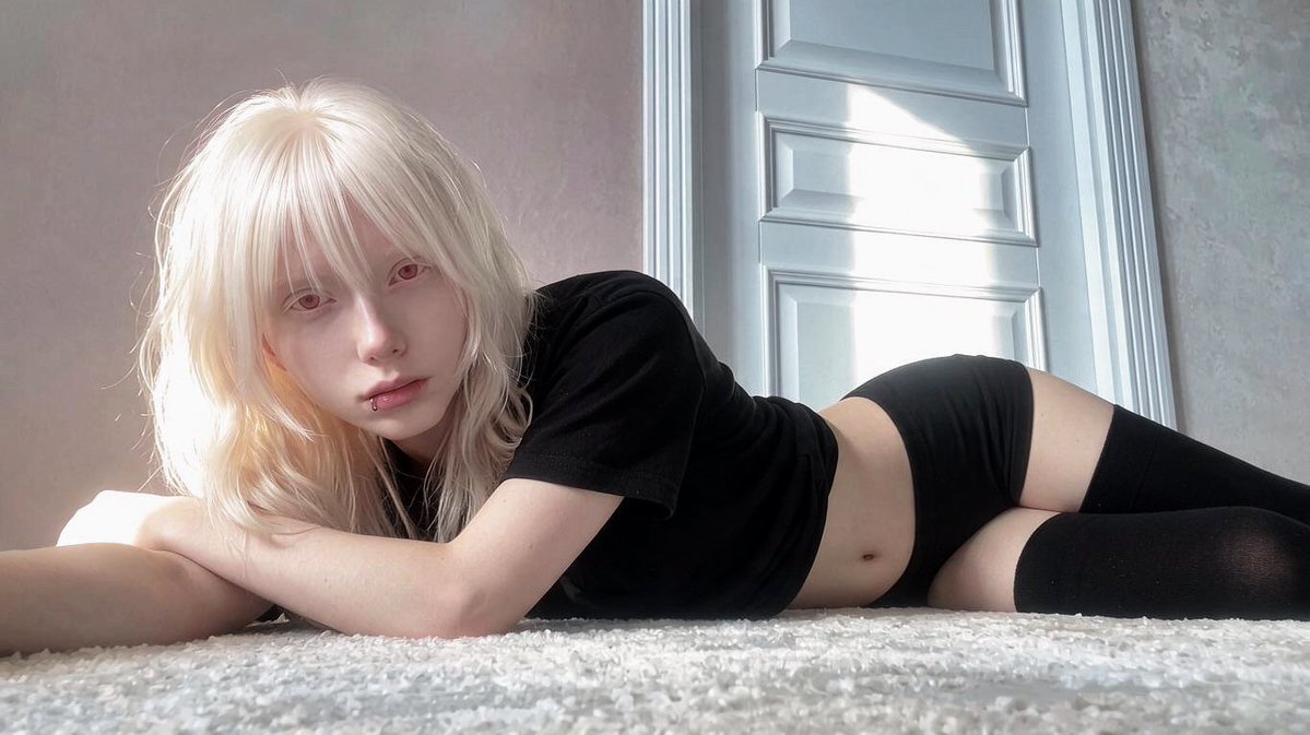 whiterey23's tweet photo. @alexaaacopper yes this angle is solid ^^ https://t.co/joaRsNiMN0
