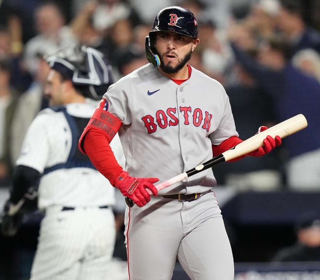 BOSSportsGordo's tweet photo. The Red Sox have scored 13 runs in their last 9 games:

9/19 - 1
9/20 - 1
9/22 - 2
9/23 - 1
9/24 - 0
9/25 - 4
9/25 - 2
9/27 - 2
9/29 - 0 https://t.co/cPaHGERIvO