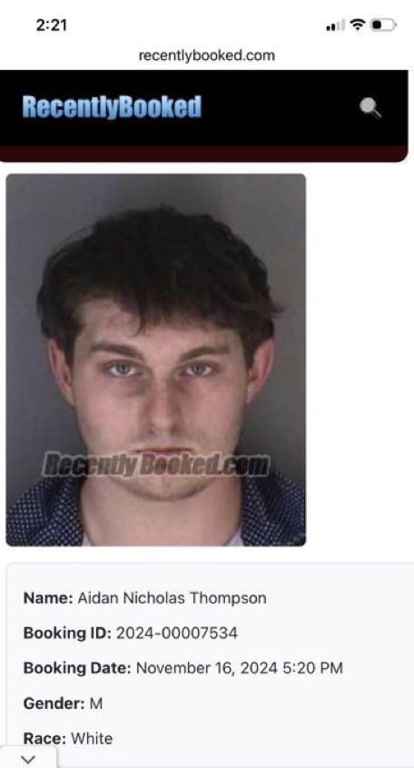 cozyplup's tweet photo. how ironic that the person doing the doxing has a public criminal record? fuck you aidan thompson <3 karma is a bitch https://t.co/tBOdpqPiDy