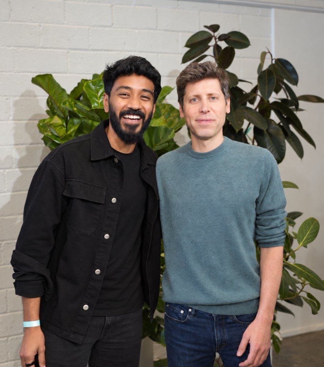 VaibhavSisinty's tweet photo. Was so cool to meet @sama 

Dropping a the video of the chat on x soon! https://t.co/VSjYVAP02E