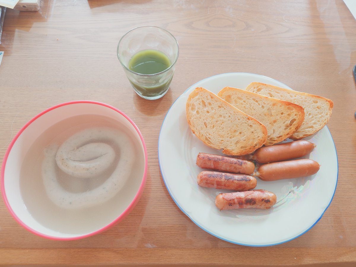 siro_camp's tweet photo. ドイツスタイル昼食 https://t.co/EbZg1gyYbq