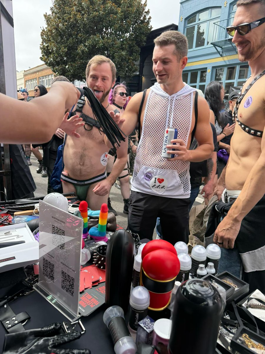 SecreTrunk's tweet photo. San Francisco, thank you. π€ A few moments from Secretrunk at Folsom Street Fair 2026. To everyone who stopped by: it was good to meet you.#pornogay #sexo #funny #gay #Men #lgbtq #foryou #Secretrunk #FolsomStreetFair #Folsom #SanFrancisco https://t.co/MDMMgypx2j